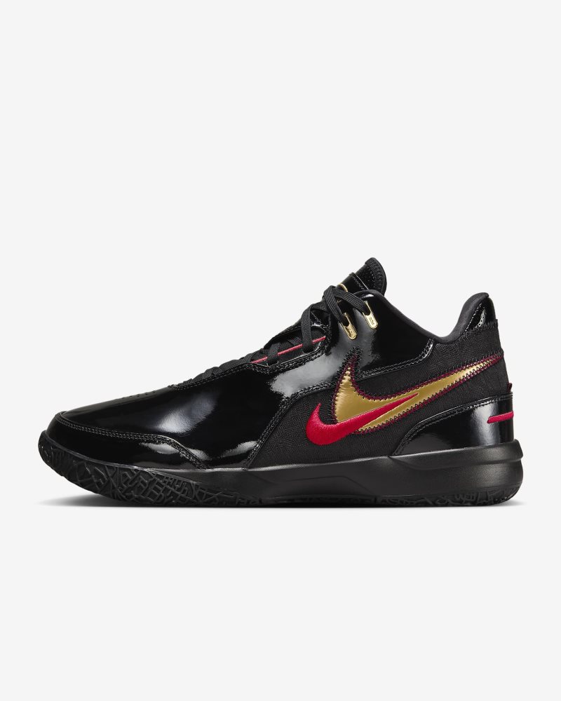 LeBron NXXT Gen AMPD Schwarz/Universitätsrot/Metallic Gold