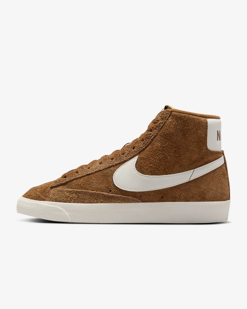 Nike Blazer Mid 77 Premium Light British Tan/Hyper Crimson/Sail