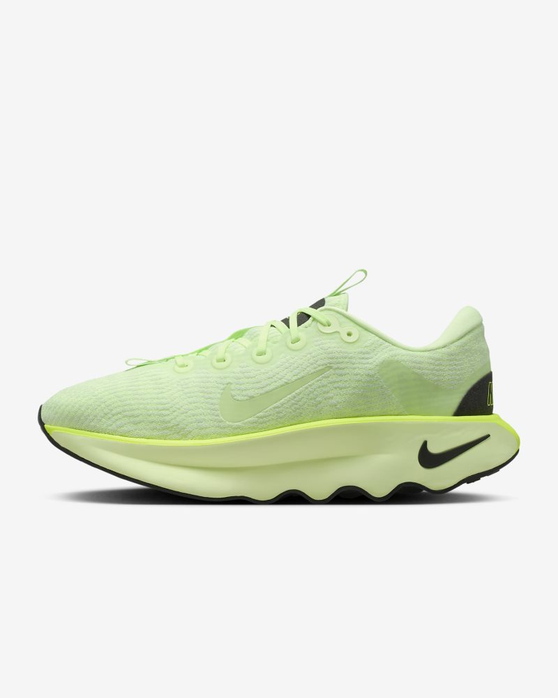 Nike Motiva Barely Volt/Volt Tint/Schwarz/Volt