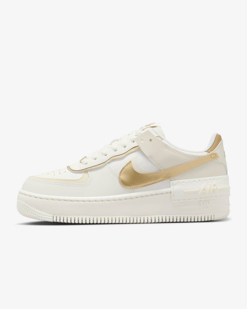 Nike Air Force 1 ShadowSegel/Kokosmilch/Metallic Gold