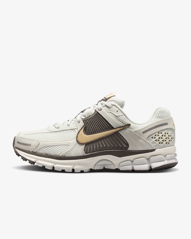 Nike Zoom Vomero 5 Helles Knochengrau/Ironstone/Phantom/Sesam