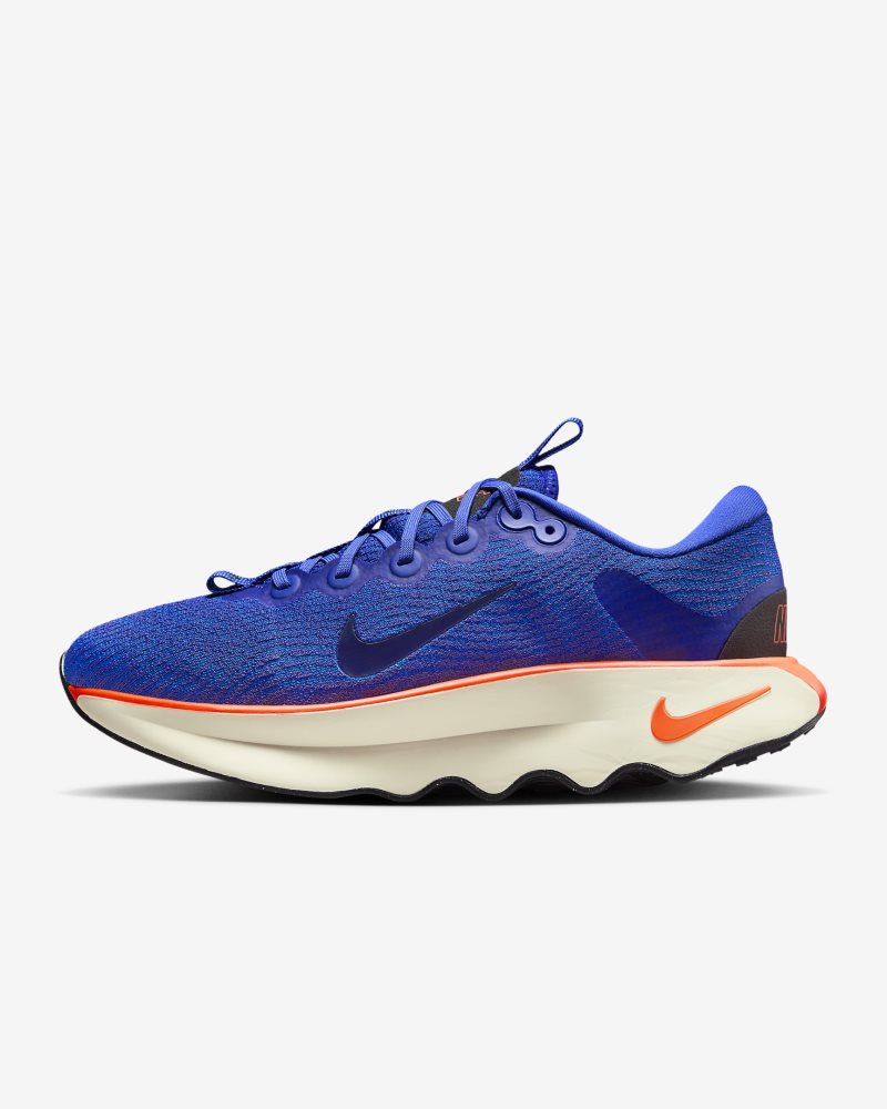 Nike Motiva Astronomy Blue/Hyper Crimson/Schwarz/Astronomy Blue