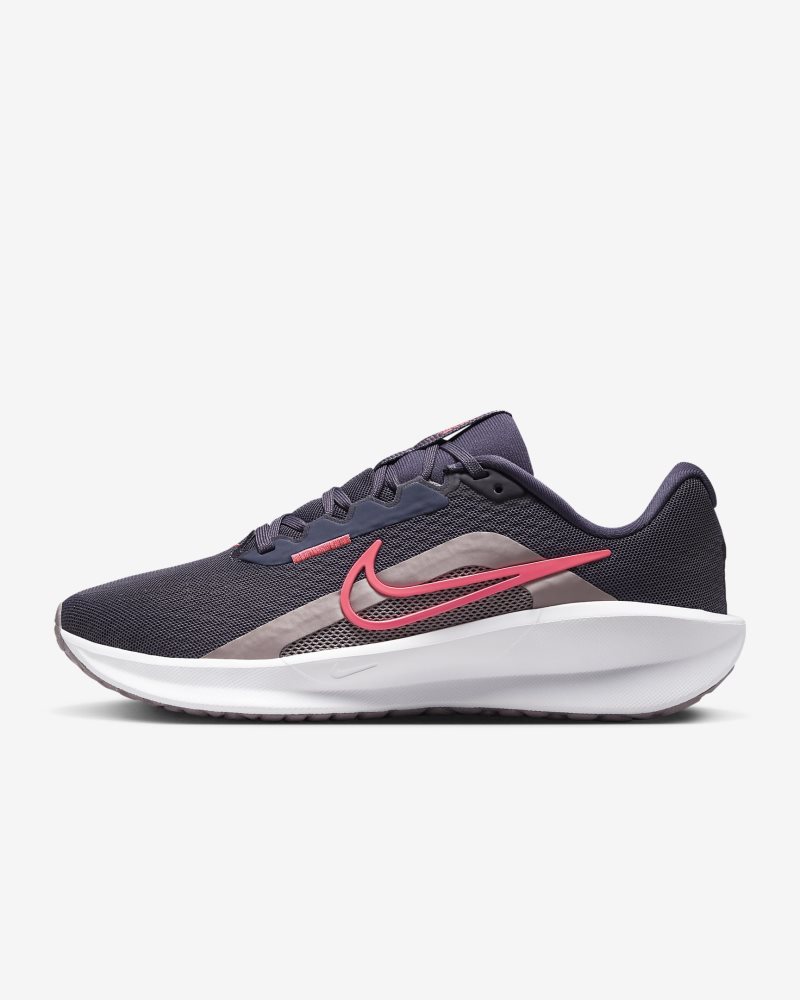 Nike Downshifter 13 Dunkles Rosinenrot/Helles Violetter Erz/Weiß/HotPunch