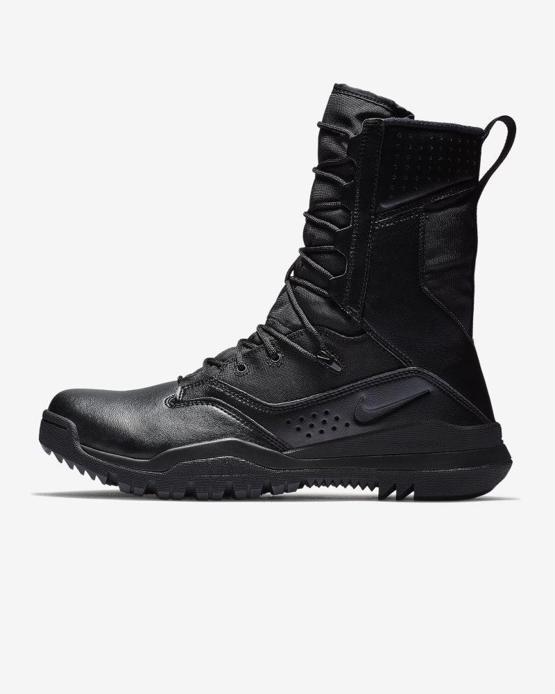 Nike SFB Field 2 8鈥?Schwarz/Schwarz