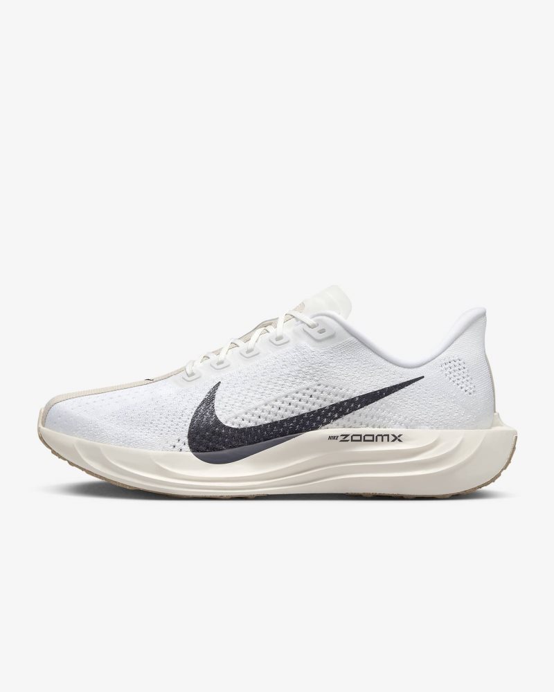 Nike Pegasus Plus Weiß/Sail/Light Orewood Brown/Anthrazit