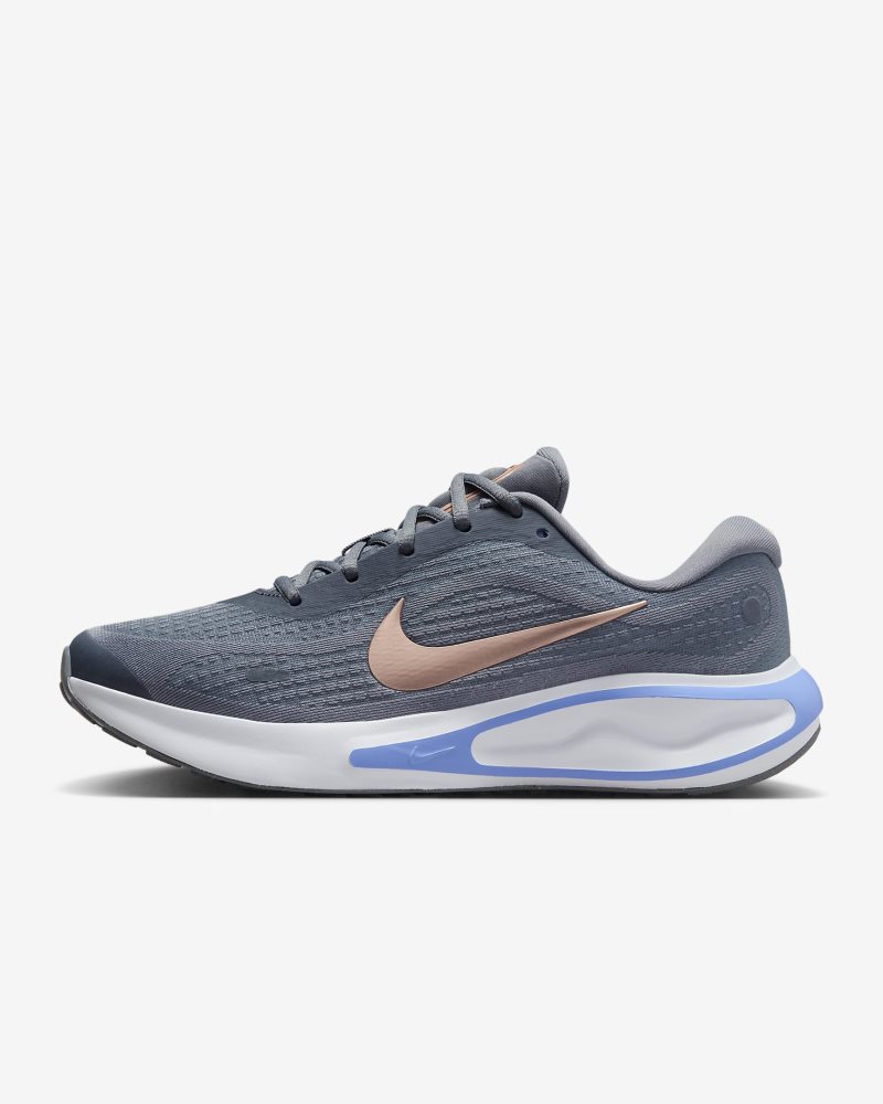 Nike Journey Run Cool Grey/Weiß/Royal Pulse/Metallic Red Bronze