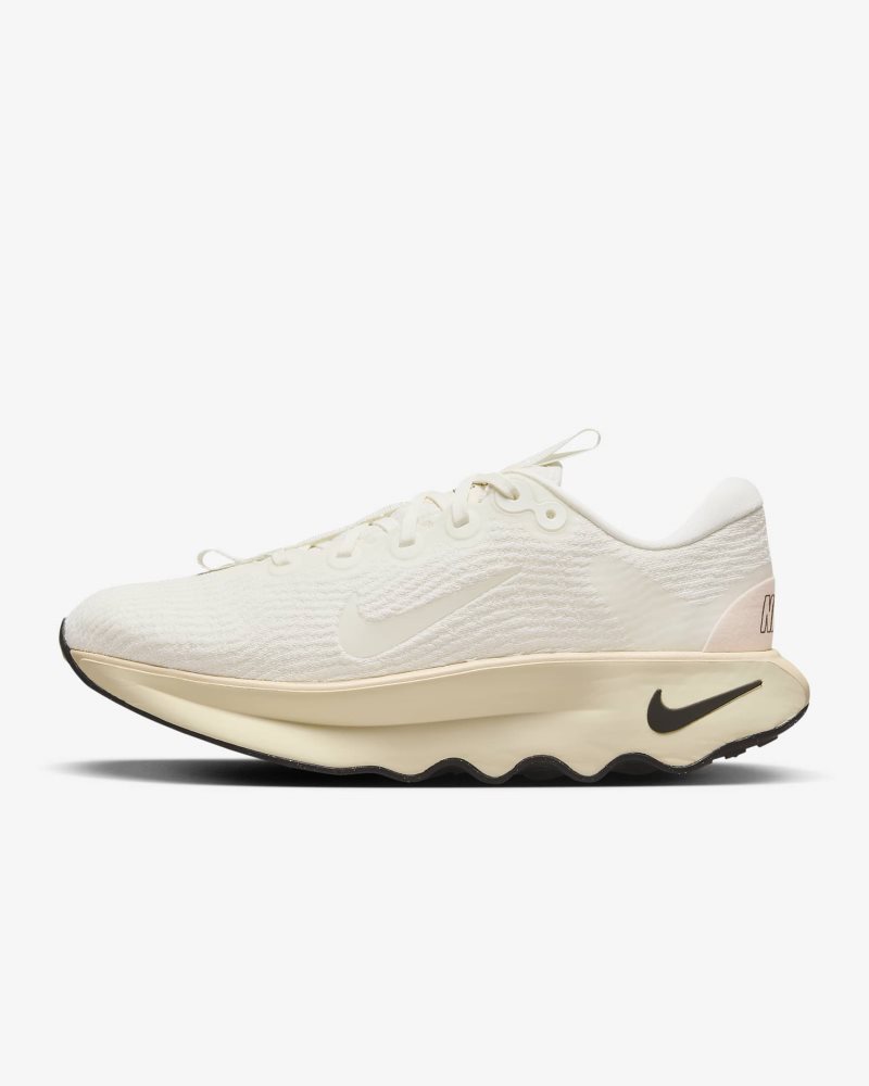 Nike Motiva Segel/Blasses Elfenbein/Guava Ice/Segel